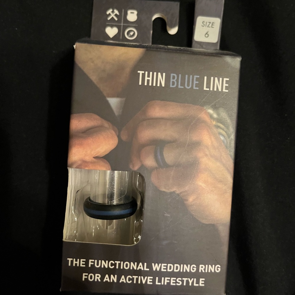 NWT Qalo ring size 6 thin blue line